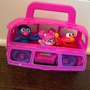 Sesame Street Abby Cadabby On The Go Pink Bus 3 Figures Elmo and Grover